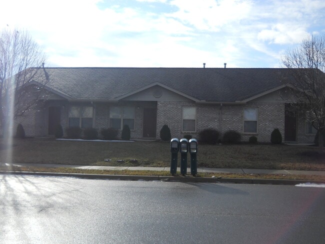 property at 2270 Shamrock Ln