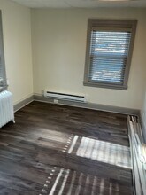 1826 E 8th St, Unit A in Duluth, MN - Foto de edificio - Building Photo