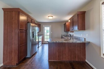 1034 Dwight Eisenhower Way in Clarksville, TN - Building Photo - Building Photo