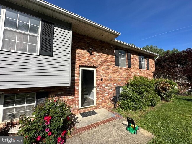 property at 532 Norton Ln