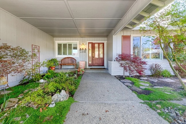 7556 Oak Leaf Dr in Santa Rosa, CA - Building Photo - Building Photo