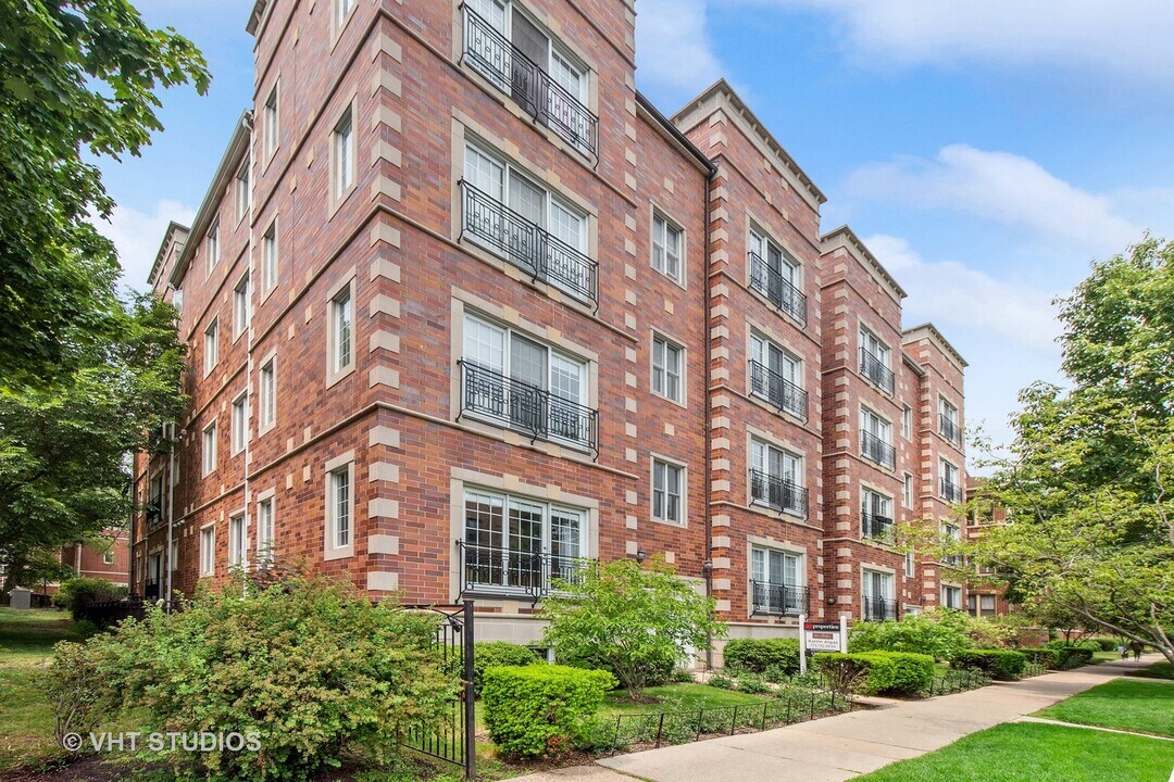 602 Hinman Ave in Evanston, IL - Building Photo