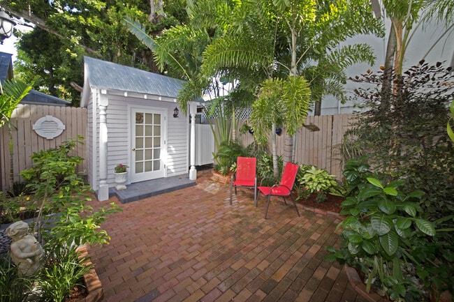 327 Margaret St in Key West, FL - Building Photo - Building Photo