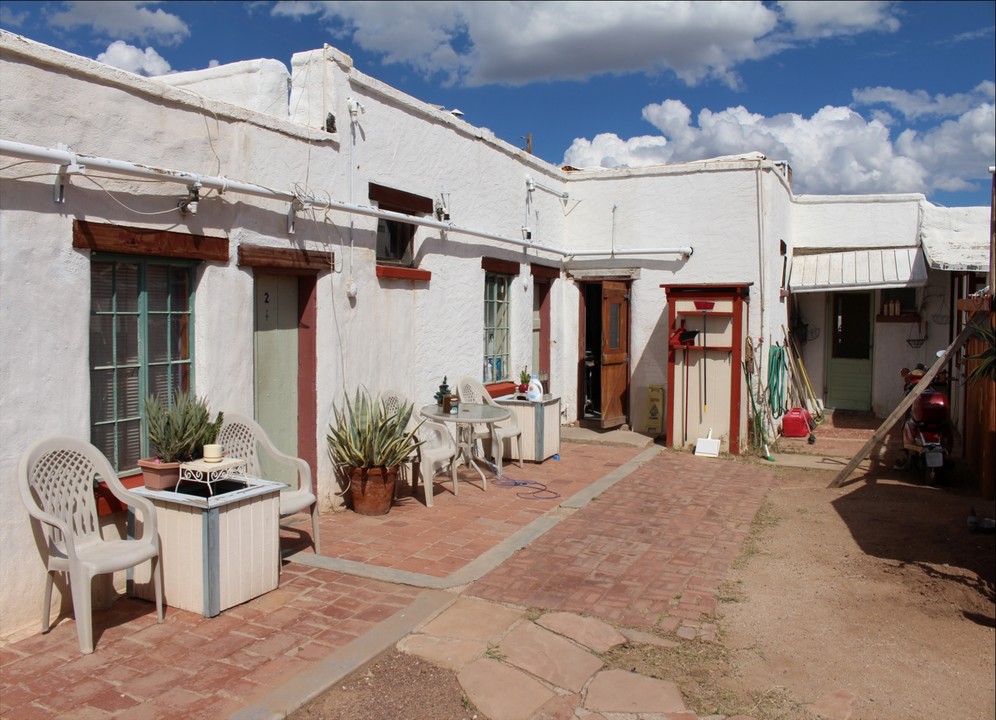 Adobe Casitas in Tucson, AZ - Foto de edificio