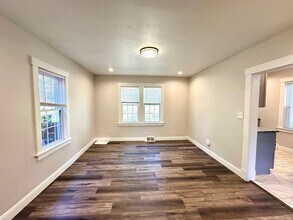 2034 Redrose Ave in Pittsburgh, PA - Building Photo - Building Photo
