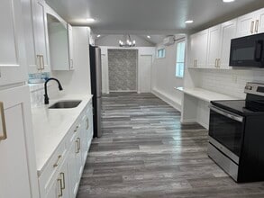 131 Davis Ave, Unit 1 in Port Jefferson Station, NY - Building Photo - Building Photo