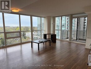 23-923 Sheppard Ave E in Toronto, ON - Building Photo - Building Photo