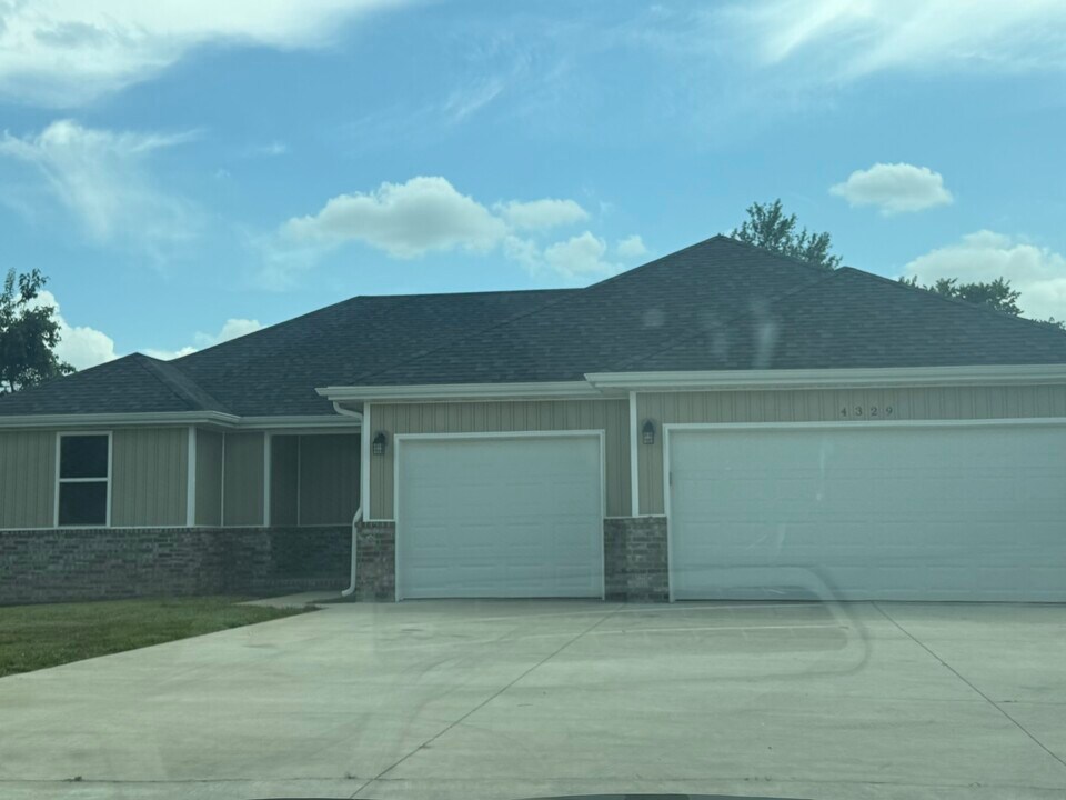 4329 N Toby Ave in Springfield, MO - Building Photo