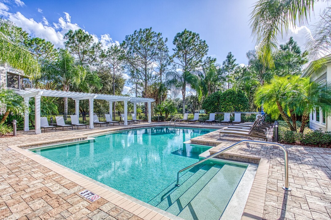 Links at Pebble Creek in Tampa, FL - Foto de edificio