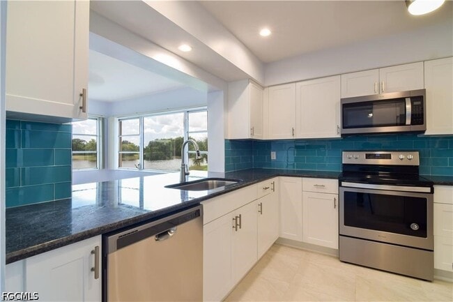 4781 Orange Grove Blvd in North Fort Myers, FL - Building Photo - Building Photo