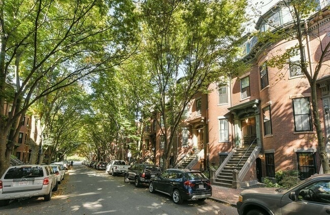 3 Wellington St, Unit 2