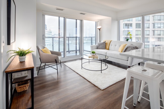 20 Samuel Wood in Toronto, ON - Building Photo - Interior Photo