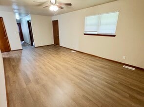 1814 S Johnson St in Enid, OK - Building Photo - Building Photo