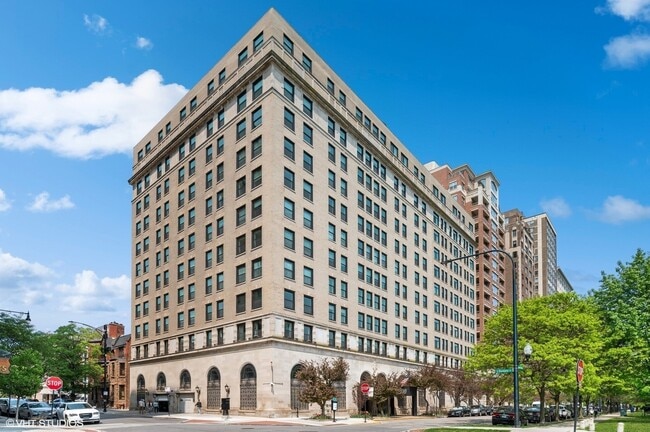 property at 2100 N Lincoln Park W