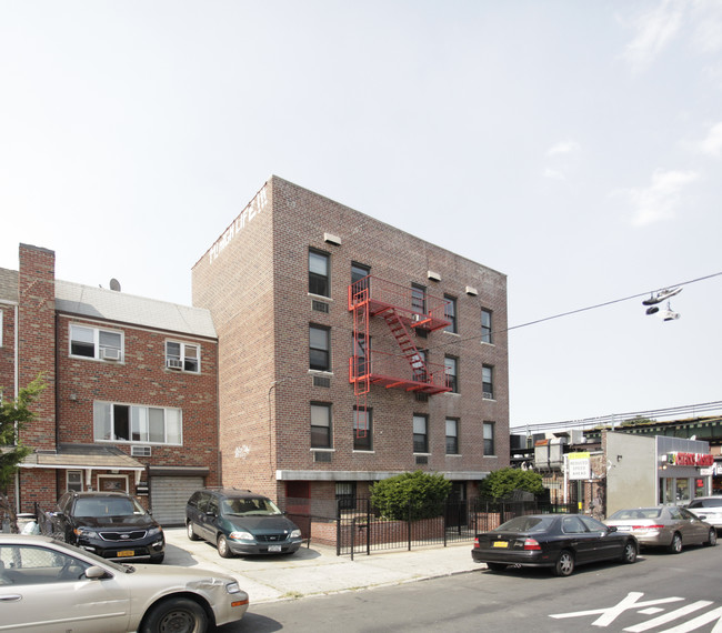 40-10 77th St in Jackson Heights, NY - Foto de edificio - Building Photo