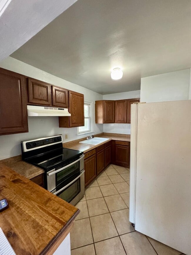 1323 Cherry St in Rawlins, WY - Building Photo - Building Photo