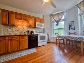 36 Winchester St, Unit 7 in Brookline, MA - Building Photo - Building Photo
