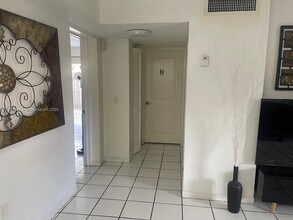 8400 SW 154th Cir Ct in Miami, FL - Building Photo - Building Photo