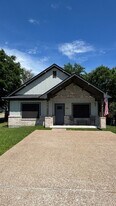 909 N Randolph Ave in Bryan, TX - Building Photo
