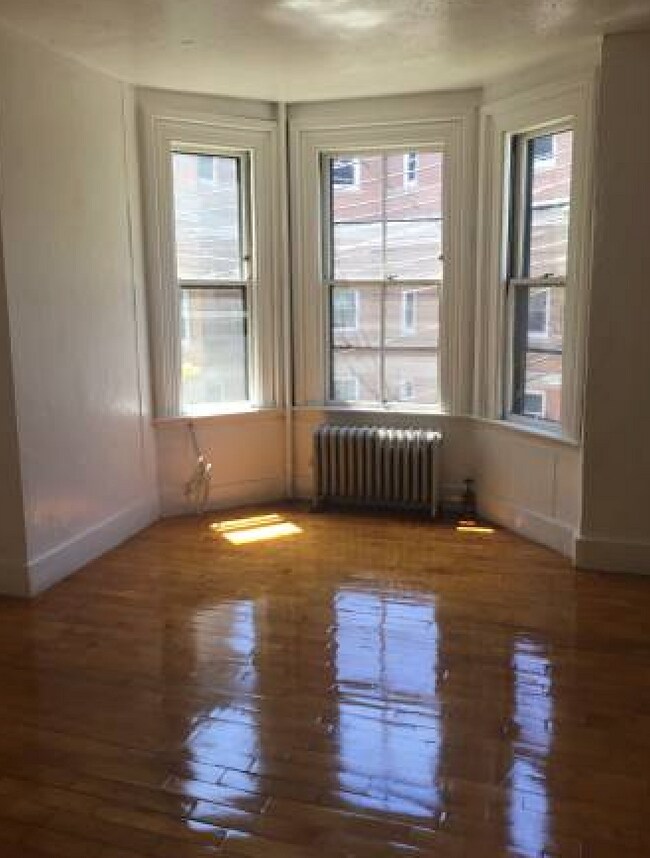 property at 4 Adella Pl