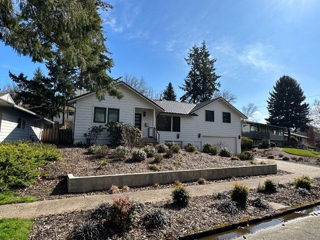 12830 SW Foothill Dr