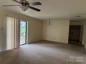 1237 15th Ave NW in Hickory, NC - Building Photo - Building Photo