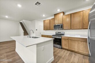 4365 Painted Cloud Wy in Sparks, NV - Building Photo - Building Photo