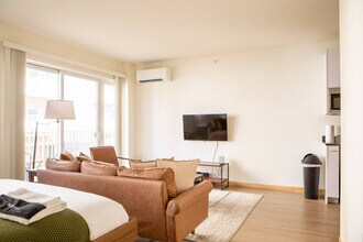 1031 S 1st St in Milwaukee, WI - Building Photo - Building Photo