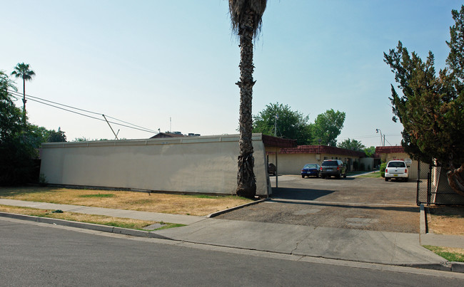 707 W Cambridge Ave in Fresno, CA - Building Photo - Building Photo