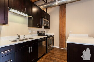 1500 W Monroe St, Unit 315 in Chicago, IL - Foto de edificio - Building Photo