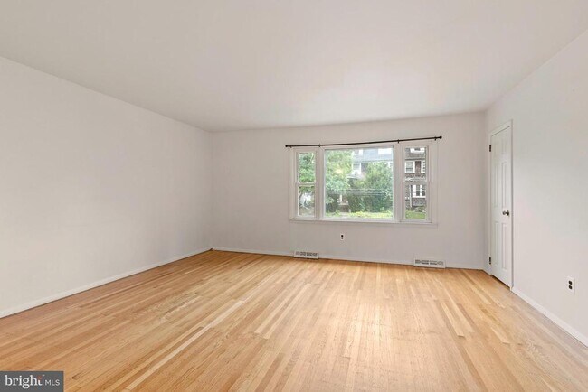209 Hillside Ave in Jenkintown, PA - Foto de edificio - Building Photo