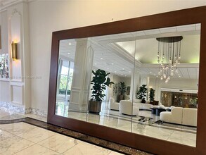 5600 Collins Ave in Miami, FL - Building Photo - Building Photo