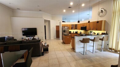 2610 Oakbrook Ct in Weston, FL - Building Photo - Building Photo
