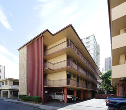 2462 Kuhio Ave in Honolulu, HI - Building Photo - Building Photo