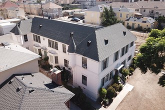 1200 S Westmoreland Ave in Los Angeles, CA - Building Photo - Building Photo