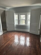 56 Dobbs Ferry Rd, Unit 2FL in White Plains, NY - Foto de edificio - Building Photo