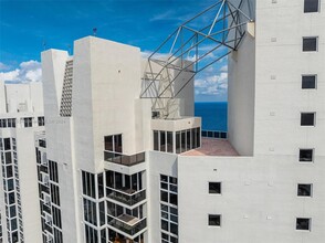 19111 Collins Ave in Sunny Isles Beach, FL - Building Photo - Building Photo