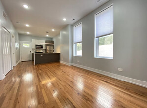 2731 W Lexington St in Chicago, IL - Building Photo - Interior Photo