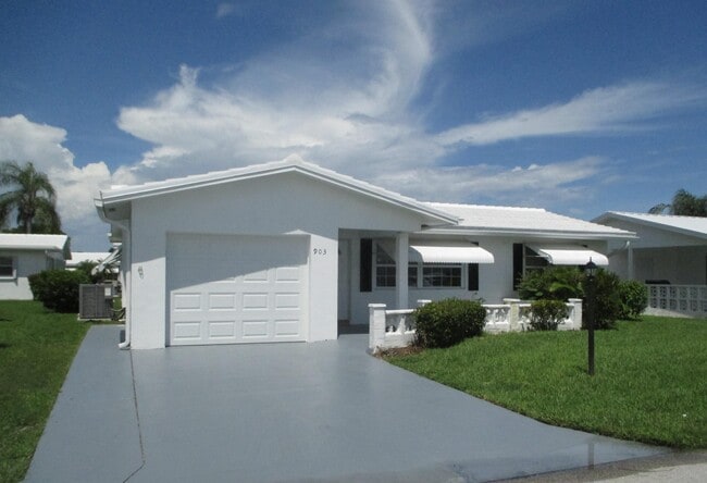 903 SW 6th Ave