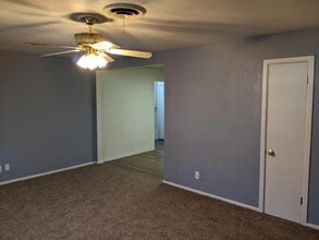 409 S Holly St in Burkburnett, TX - Building Photo - Building Photo