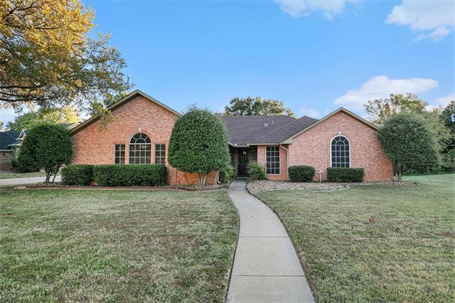 1418 Holley Creek Ln in Mansfield, TX - Building Photo