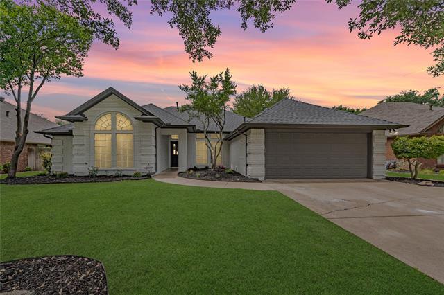 308 Creekside Dr in Keller, TX - Building Photo