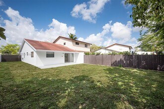 6427 SW 135th Ave in Miami, FL - Building Photo - Building Photo