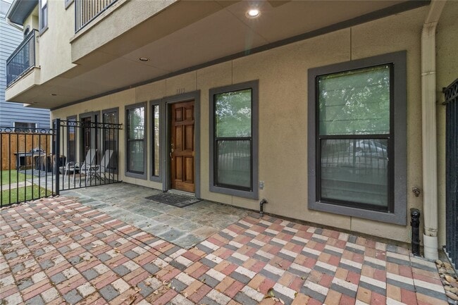 1113 St Charles St in Houston, TX - Building Photo - Building Photo