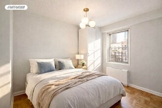 300 E 40th St in New York, NY - Building Photo - Building Photo