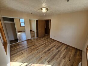 533 Lakeshore Ct in Weyauwega, WI - Foto de edificio - Building Photo