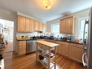 9 Dimick St in Somerville, MA - Building Photo - Building Photo