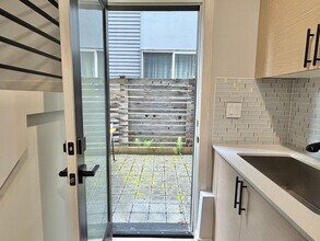 4526 Delridge Wy SW in Seattle, WA - Building Photo - Building Photo