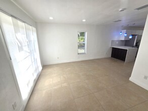 19356 SW 103rd Ct in Cutler Bay, FL - Building Photo - Building Photo