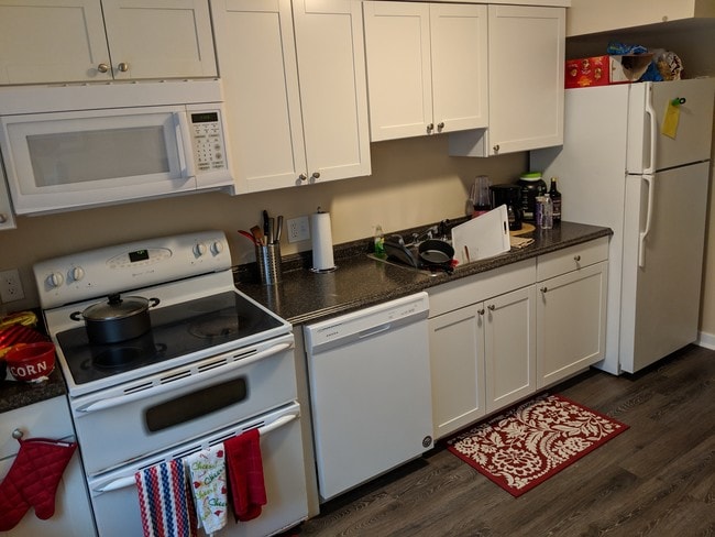 186 Juniper Dr in Coraopolis, PA - Building Photo - Building Photo